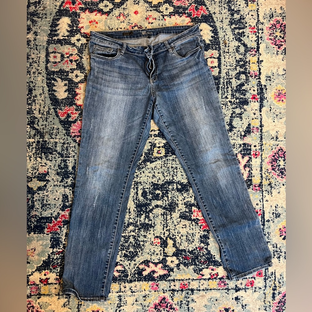 KUT from the Kloth Catherine Boyfriend Distressed. Indigo. Size 12.